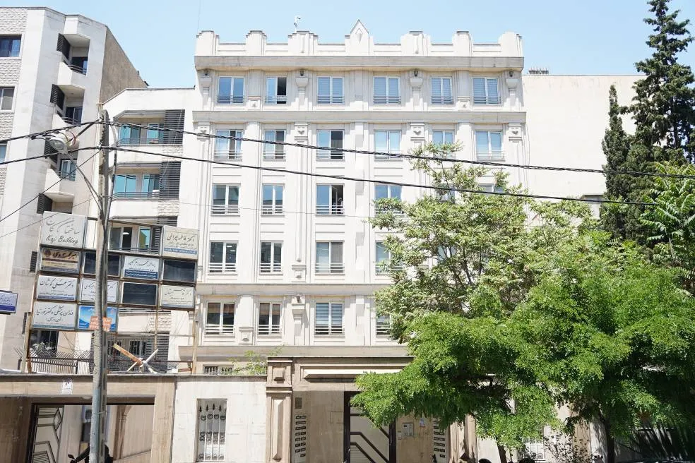 نمایی از ساختمان کینگ دنتال